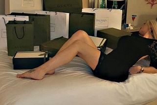 Marnotratná Lela Vémola. Opravdu věříte, že nemá peníze na obživu rodiny? - Médium.cz