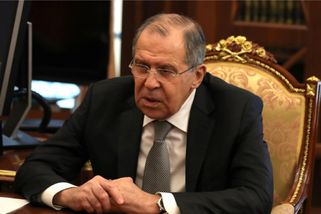 Ministr Lavrov tvrdí: Musíme si zvyknout, že nás n...