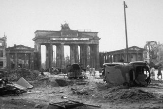 „Hodina nula.“ Jak se v Německu v květnu 1945 zhroutil svět a zrodil se nový - Seznam Zprávy