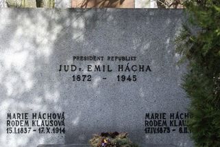 Okno do historie: Nešťastný Hácha prvním prezidentem v taxíku a na matějské pouti. Dceři koupil srdce