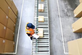 Čas brigád bez brigádníků? Nabídky jsou, ale některým je 150 na hodinu málo - Seznam Zprávy