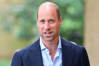 Princ Drsoň William. Následník trůnu se oficiálně ukázal s vousy, ženy jdou do mdlob. Naprosto úžasné, píší - Super.cz