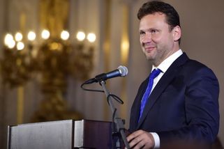 Zachraň se, kdo můžeš. Vondráček chce „zásadní rek...