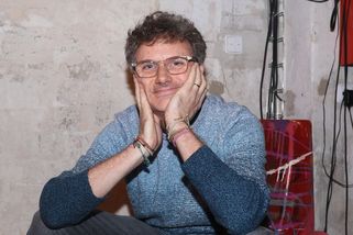 Takhle dopadnul ve StarDance: Patrik Hartl po odstoupení ze soutěže poslal pozdrav, taneční boty vyměnil za berle - Super.cz