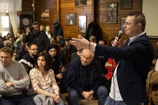 Rajchlova „spanilá jízda“ v Děčíně: narážky na vládu i roztržka s Peterkovou - Seznam Zprávy