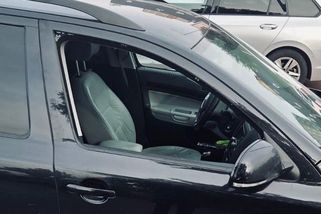 Otec se pohádal se sedmiletým synem a nechal ho v Nitře v rozpáleném autě - Novinky