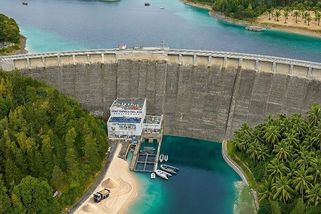 SATIRA: Konec pitné vody ve Víru: Místo přivaděče vznikne Vysočinská riviéra - Médium.cz