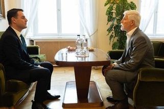 Macinkův boj s Pavlem je předem prohraný. Podle Koláře válka s prezidentem končí vždy stejně - Médium.cz