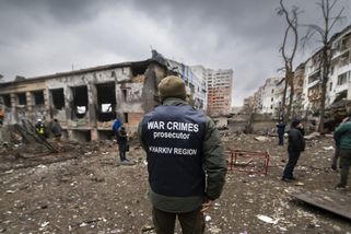 Ukrajinci nacházejí v ruských zbraních české součástky. V "Azbukistánu" se sankce neřeší