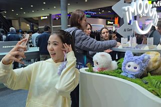 MWC 2026: Labubu má zdatnou konkurenci. Robotický mazlík iMoochi sází na roztomilost