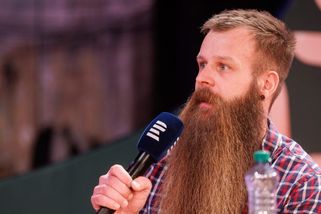 Madlence je mnohem lépe a mně také. Zase stojím na zemi, která se nehýbe, říká otec nemocné dívky