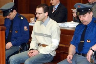 Trojnásobný vrah Hejna chce na svobodu. Z doživotí si odseděl 20 let, teď by rád z vězení