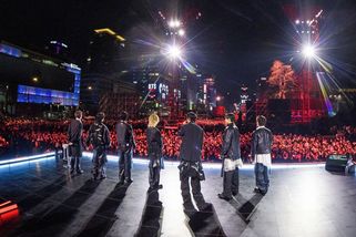 BTS se vrátili na pódia. Místo čtvrt milionu přišly jen desítky tisíc lidí - Seznam Zprávy