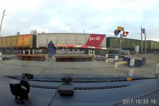 Adrenalinoví závisláci objevili koleje. A hned si mají kde hrát! | Darwinovy ceny