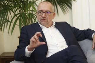 Bek čerpá přes milion v náhradách ze Senátu, do kterého nechodí - Novinky