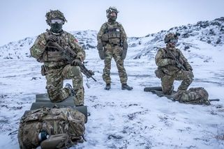 Dánsko s útokem USA na Grónsko počítalo. Vojáci měli odpálit letiště, F-35 byly v plné pohotovosti - Novinky