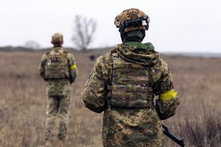 Musíte povolat mladší ročníky, slyší Zelenskyj z USA. Raději chce zbraně na ruské rakety - Echo24.cz