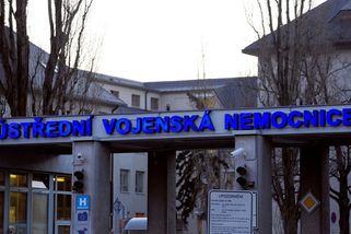 Postřeleného z fakulty nechala rodina odpojit, jeho orgány pomohly pěti lidem, líčil poslanec Richter - Novinky