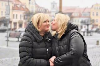 Poslanecká pusa. A to kampaň do eurovoleb sotva začala - Novinky