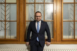 Chceme lidi naučit pracovní návyky, lhaní o vlastním majetku nově odhalíme u bank, říká Jurečka