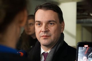 Macinka ruší cestu do USA a vrací se do Prahy. Důvodem jsou „nepříznivé klimatické podmínky“