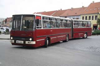 Maďarský kloubový autobus Ikarus 280 slaví 50 let od zahájení výroby