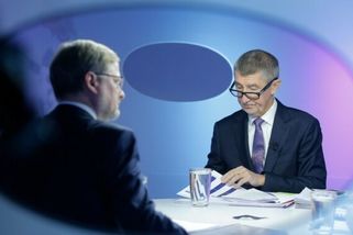 Politolog zmuchlal jako papír od svačiny kritiku opozice, že premiér Petr Fiala vystoupí s projevem krátce před volbami