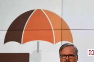 Vládní kampaň proti drahotě za 24 milionů mají na starosti lidé obžalovaní z krácení daní