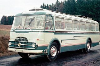 Zapomenutý prototyp z Karosy pomohl zachránit výrobu autobusů v Československu. Navíc předcházel našemu nejkrásnějšímu busu - Garáž.cz