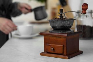 Šest retro pokladů v kuchyni. Nemáte některý na půdě? Nádherné staré věci šetří energii a jsou odolnější - Proženy.cz