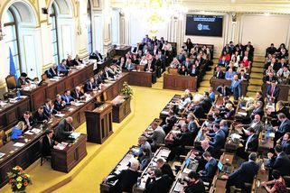 Větší bizár už neuvidíme, glosovali poslanci Okamurův projev - Novinky