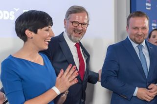 Fialova vláda se o moc bát nemusí. Demonstrace a opozice nemají šanci. Rozdrobenost a kanibalismus, popsal exhejtman Hašek důvody