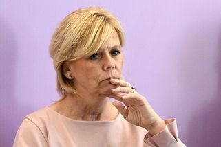 Renta pro první dámu. Ukázkový souběh výsluhového příspěvku a inkasování dalších veřejných peněz