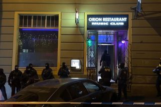 Celníci provedli velký zátah v baru na pražském Žižkově - Novinky