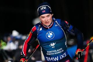 Neobvyklá situace během SP. Mladý biatlonista si na střelnici musel vyměnit pušku - Sport.cz