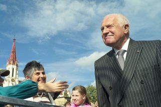 Dobrovský & Šídlo: Hvězdná Klausova hodina, políček hysterickému Paroubkovi - Seznam Zprávy