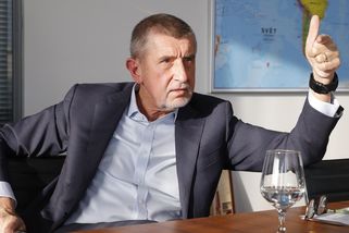 Má děti? Babiš si objednal složku na Lipavského. Jenže mail poslal, kam neměl - Novinky