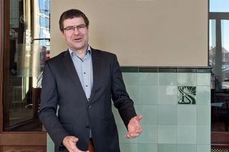 Povolenky zdraží benzin o polovinu méně než íránská krize, říká bývalý vrchní ředitel resortu životního prostředí