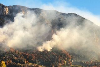 V Dolním Rakousku hoří lesy, už týden se nedaří plameny uhasit - Novinky