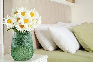 Tipy a triky pro hezké bydlení: Pusťte jaro do ložnice!