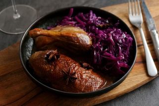 Sváteční pečeně: Tahle luxusní kachnička na badyánu provoní celou kuchyň | Videorecepty pana Cuketky