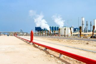 Evropa znovu na hraně plynové krize. Zásobníky se tenčí, Katar vypadl a ceny letí vzhůru