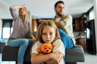 Rodiče považovali vnoučata za finanční zátěž rodiny. Při rozdělení úspor je nepodpořili - Médium.cz