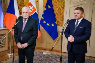 Klaus se sešel s Ficem. Dobré vztahy našich zemí jsou vytknuty před závorku, hašteření je nesmí narušit, řekl - Novinky