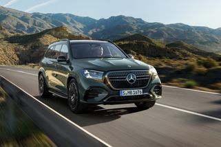 Tři řady sedadel, obří skleněná střecha a V8 pod kapotou! Mercedes modernizoval opulentní GLS - Garáž.cz