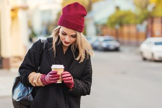 Kávu s sebou, ale do čeho? Některé kelímky škodí! - Proženy.cz