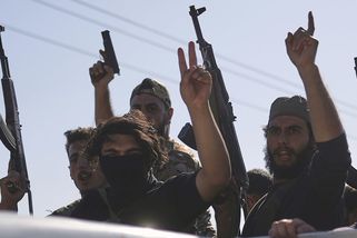 Vládní jednotky měly v syrské nemocnici popravit lékaře. Další personál bezmocně přihlížel