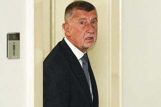 Babiš brojí proti armádě a odvolává se na dezinformátorku