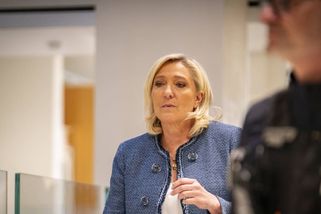 Odsouzení Le Penové je hon na čarodějnice evropské levice, řekl Trump. Osvoboďte ji, vyzval