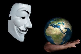 Lžou nám, země je placatá! - Médium.cz